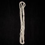456743 Pearl necklace